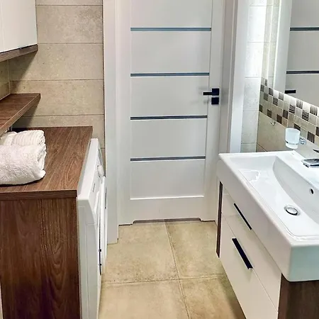 Apartamento Wola Jana Kazimierza, Wi-fi, Klima, Parking, Balkon, 29m2 *