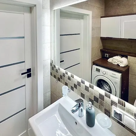 Апартаменты Wola Jana Kazimierza, Wi-fi, Klima, Parking, Balkon, 29m2 Варшава